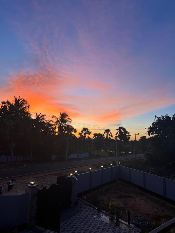 Sunset Chalet Mullaittivu エクステリア 写真