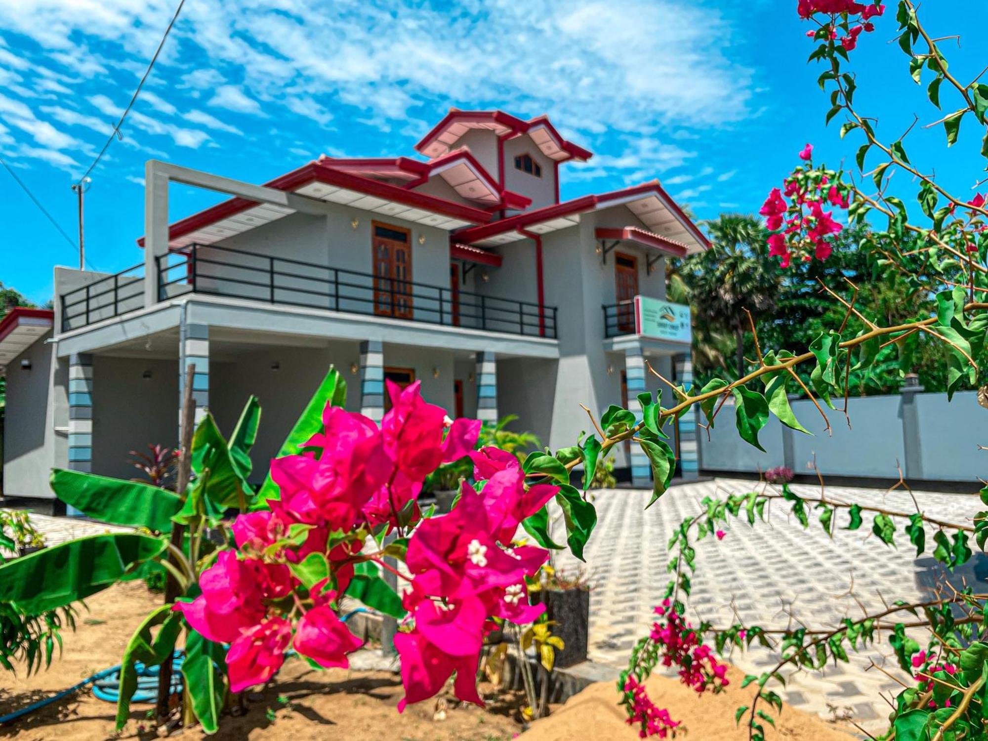 Sunset Chalet Mullaittivu エクステリア 写真